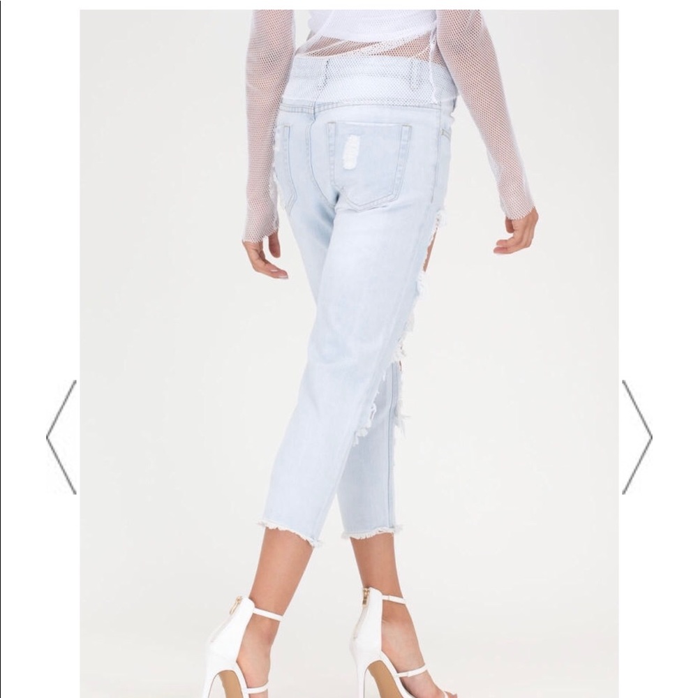 Fray Cropped Boyfriend Jeans - Picture 4 of 5